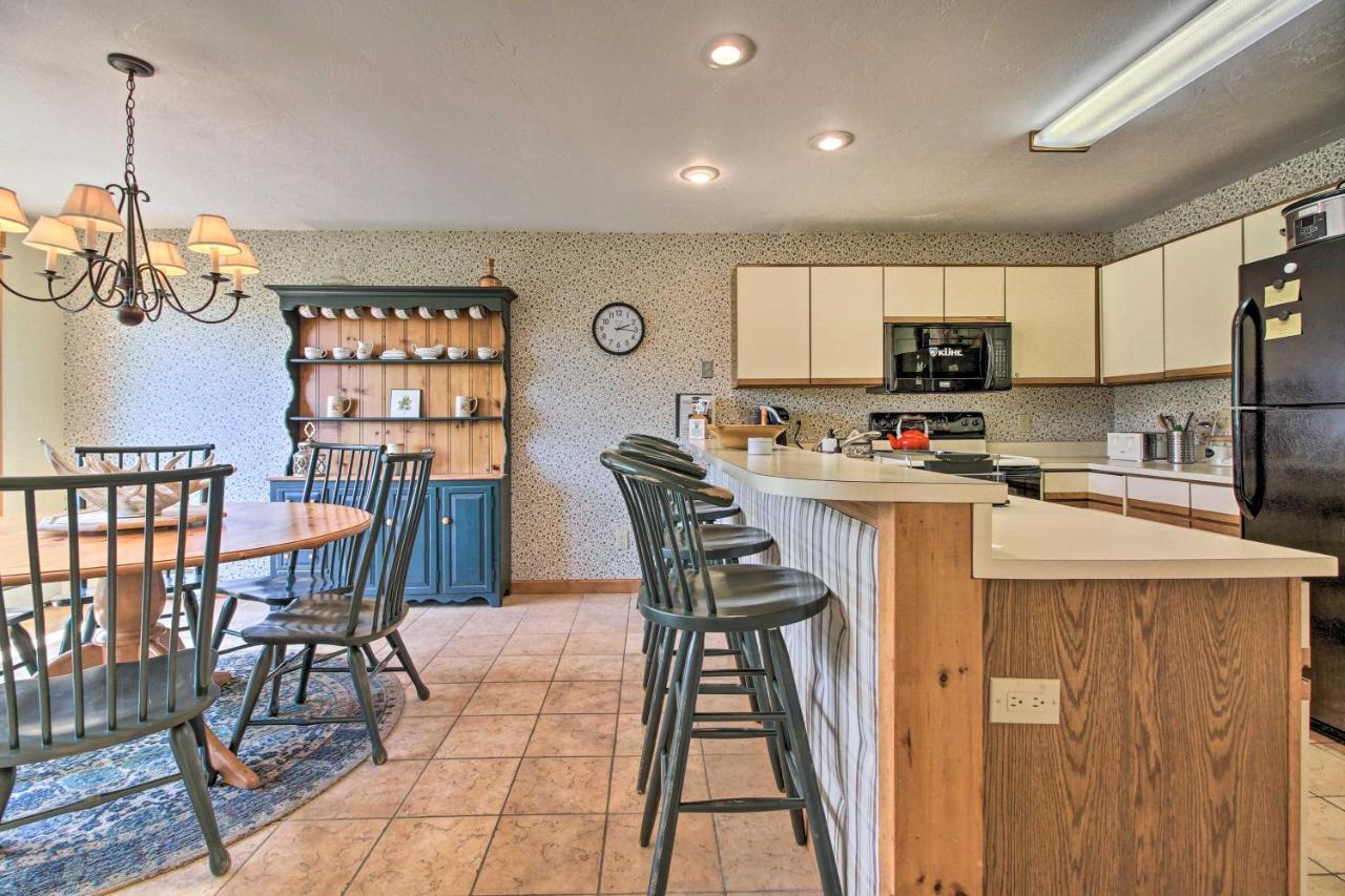 Timber Creek Townhome With 2 Decks And Mtn Views! West Dover Eksteriør billede