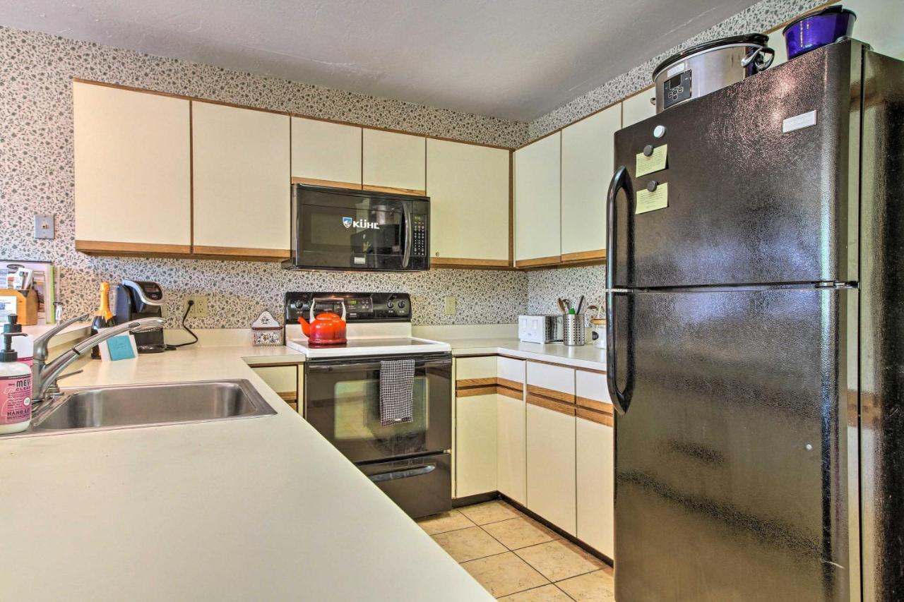 Timber Creek Townhome With 2 Decks And Mtn Views! West Dover Eksteriør billede