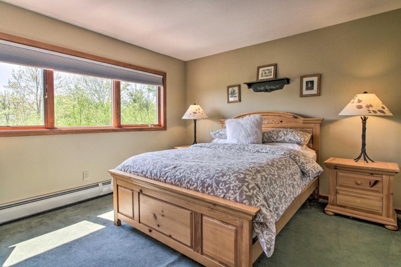 Timber Creek Townhome With 2 Decks And Mtn Views! West Dover Eksteriør billede